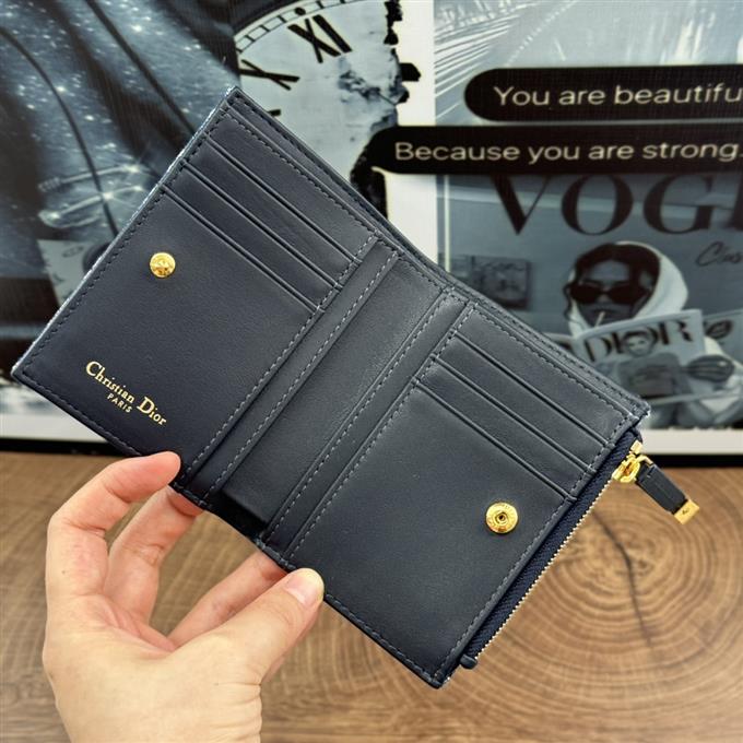 2025228Y 220P182144405